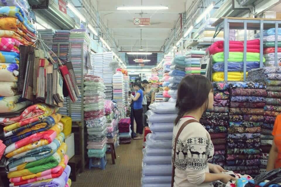 Chợ Đại Quang Minh chuyên bán các phụ liệu may mặc - Công ty Phế Liệu Quang Đạt